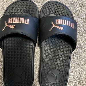Womens size 7 puma sandals